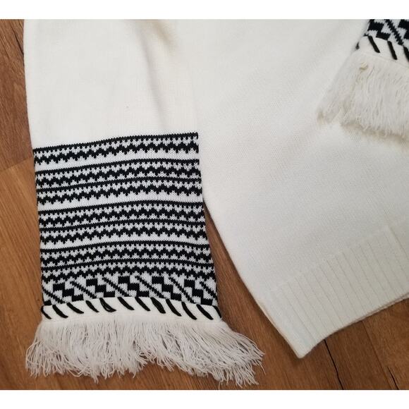 NWOT's -VENUS Cold Shoulder White Ribbed Knit Turtle Neck Black Trim; Size 2X - Picture 6 of 11